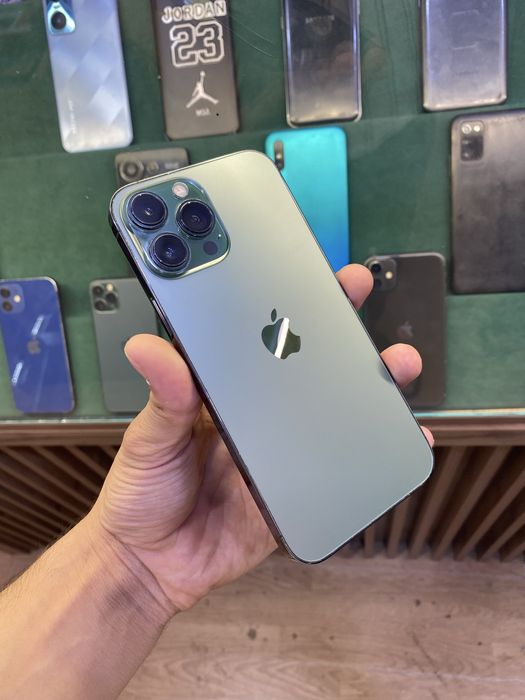Iphone 13 pro max  batare 84%