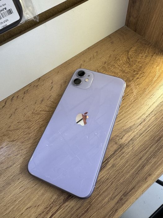 Продаю iphone 11 64 в отличном состоянии