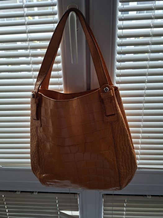 Чанта на Furla от естествена кожа