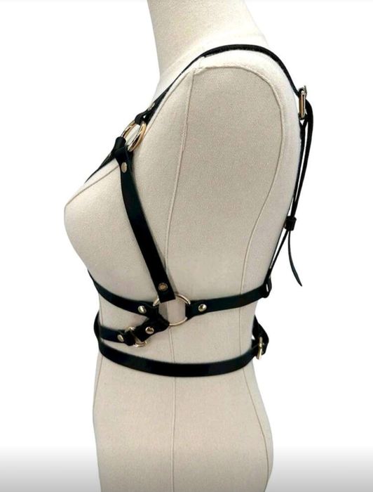 Харнеси, готик аксесоари