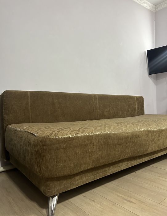 Диван в хорошем состоянии