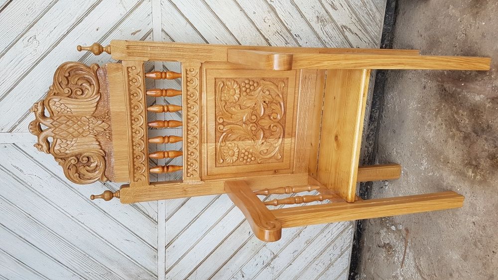 Strana Enoriași Credinciosi Scaune