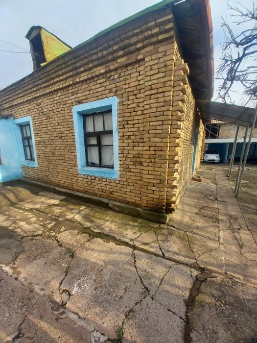 Продается участок в Азадбаше 5 соток 4 ком не долеко от газ заправке