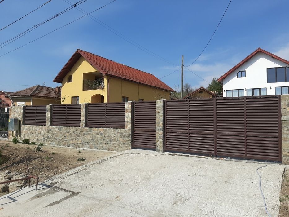 garduri si porti tip jaluzea fer forjat șipcă metalică plasă bordurată