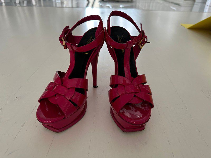 Продам Босоножки