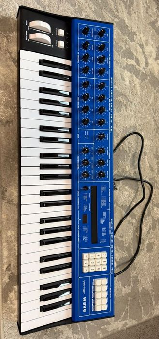 Vând Behringer Wave Sintetizator Synth