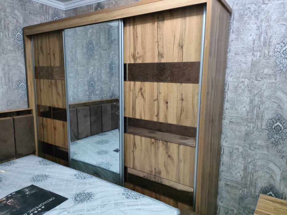 Спальный гарнитур