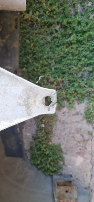 Бампер передний  isuzu trooper 2