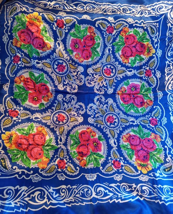 Винтажные платки из креп-сатина