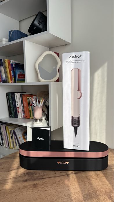 Dyson airstrait original