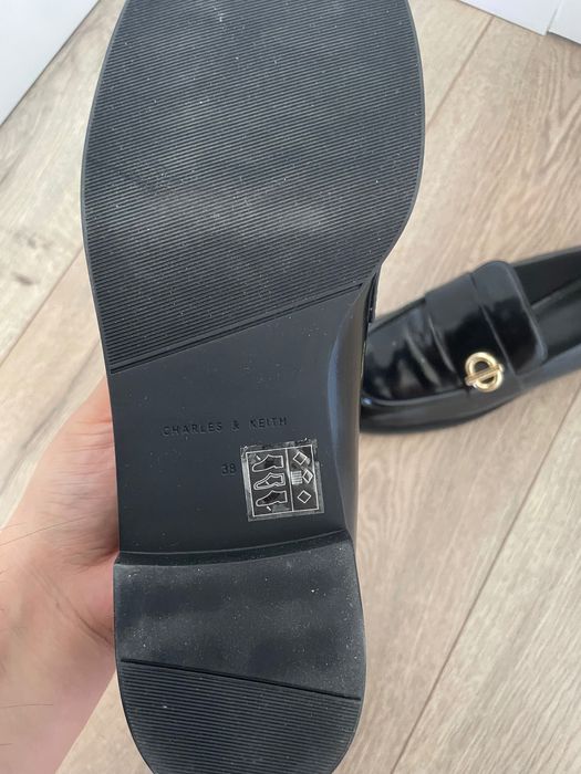 Лоферы Charles&Keith 38 р.