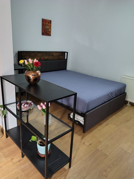 Închiriez un corp de casa Parc Carol