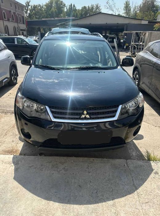 Продаю Mitsubishi Outlander XL  2.4 CVT 2008