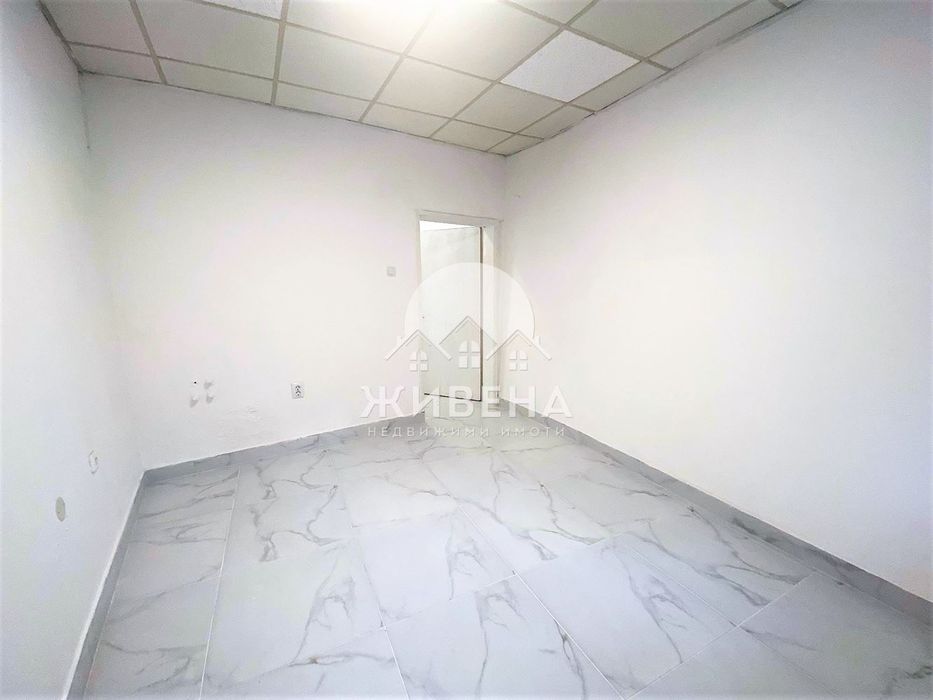 Търговски обект / Магазин под наем в района на Операта, гр. Варна, пл