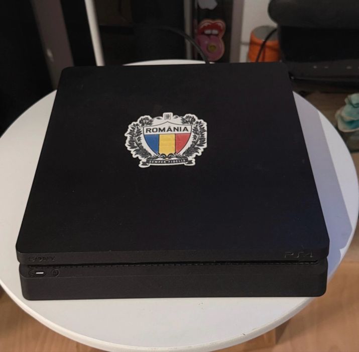 PlayStation PS 4 Slim 500GB • 1 Controller • Citește Discuri • Revizie Recentă