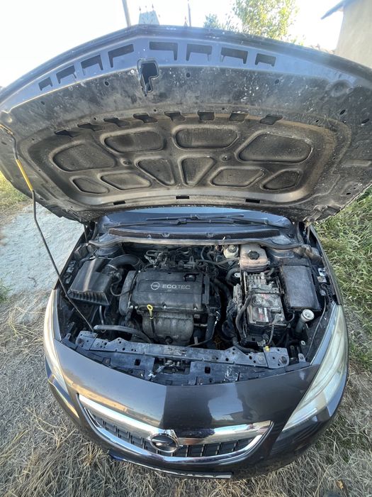Opel Astra J Hatchback 2010 Euro 5