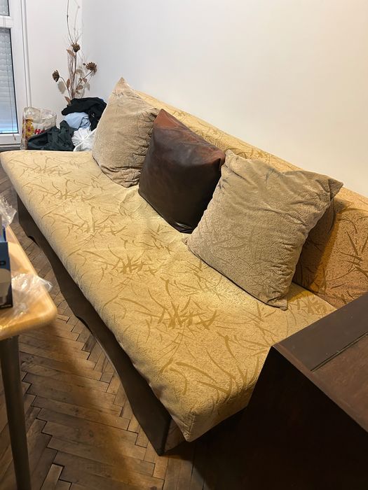 Разтегателен диван