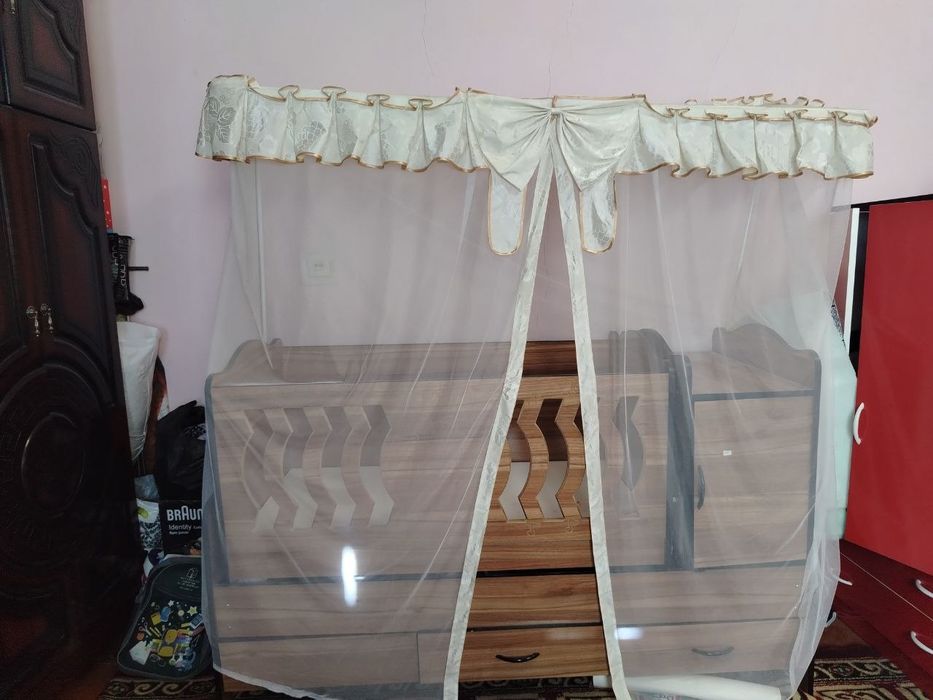 Detskiy kravat sotiladi