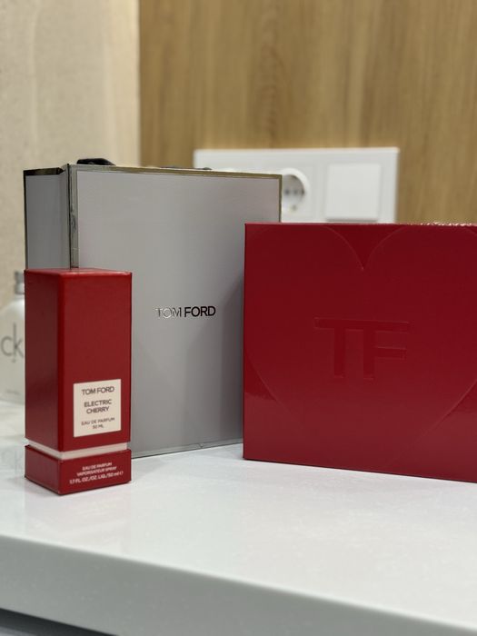 Tom Ford Electric Cherry, оригинал