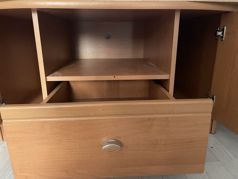 Продам тумбочку