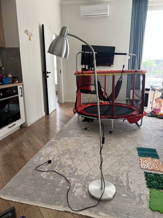 Продам лампу напольную ikea