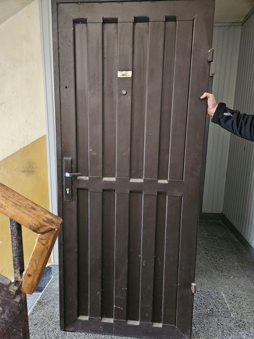 Желязна входна врана за апартамент