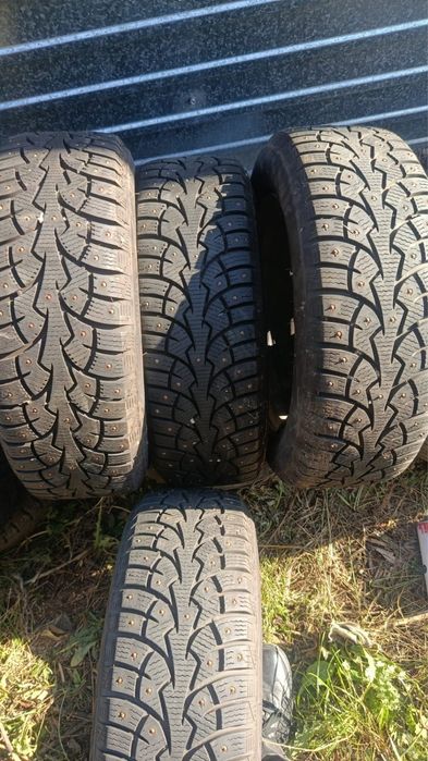 Продам зимние шипованные шины вместе с дисками.