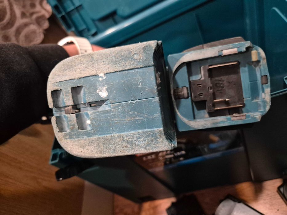 Макита акумулаторен безчетков перфоратор 18V Makita DHR243 с куфар Макпак 4 Makpac 4