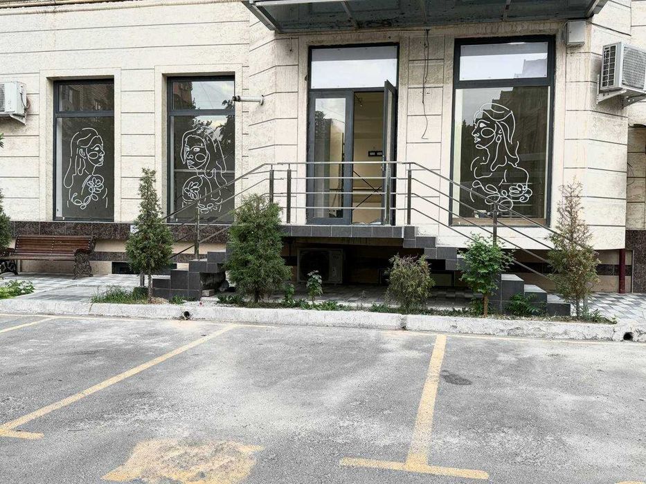 Продаётся помещение под любой бизнес в центре города - на Чехова, Bon!