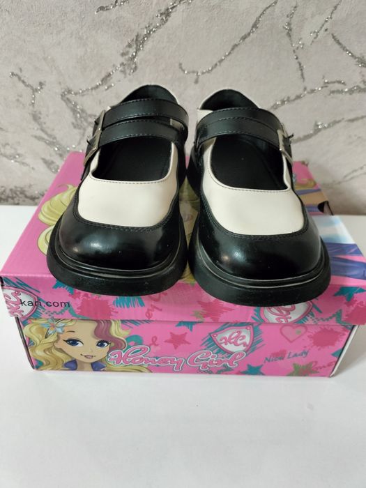 Продам туфли для девочек