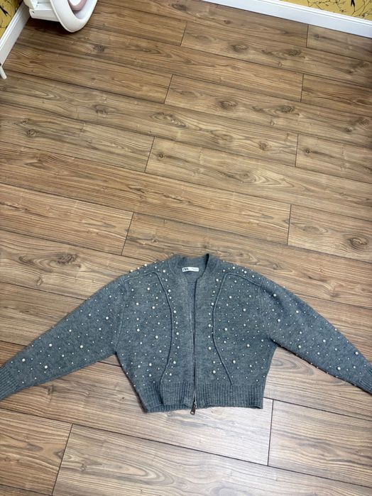 Продам новую кофту Zara L