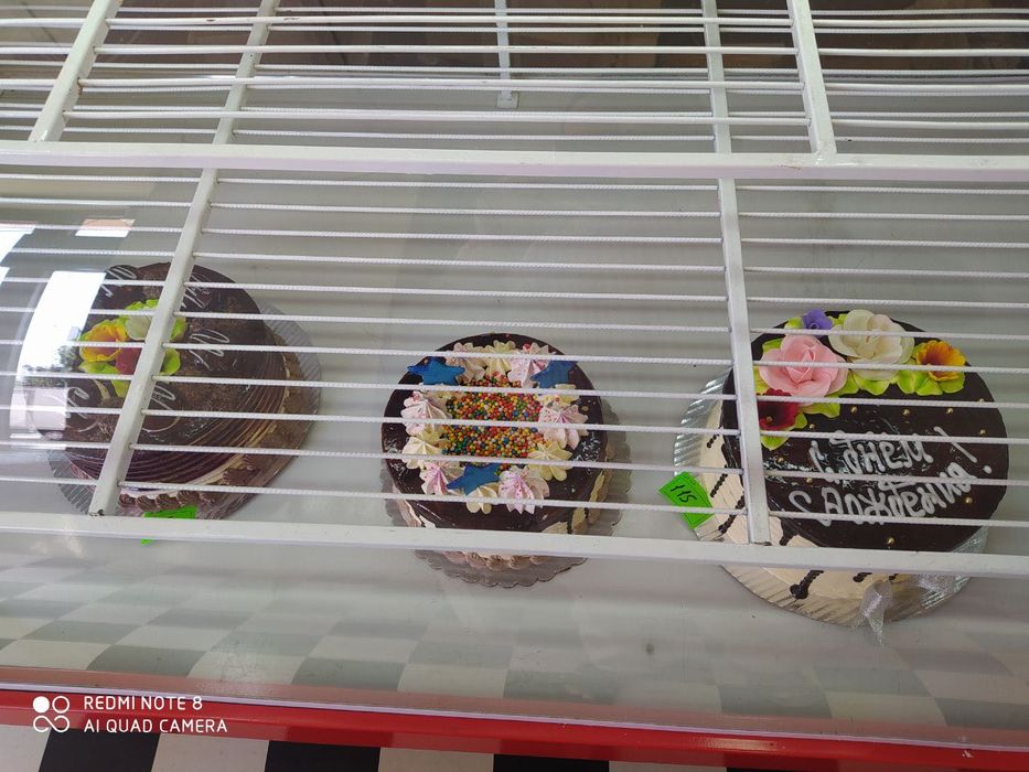 Продаются витринные холодильники в хорошем состоянии 3 штук