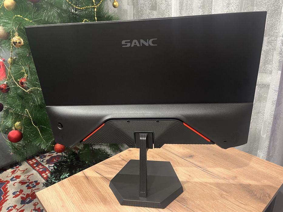 Монитор игровой.