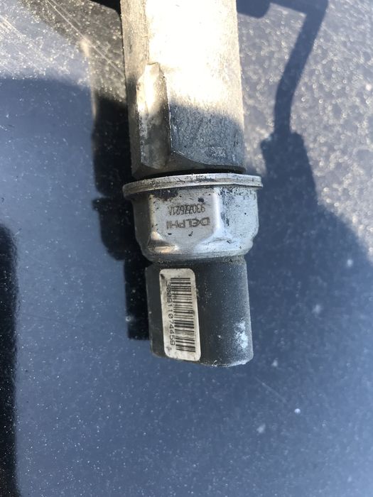 Rampa injectoare senzor presiune  mercedes 220 cdi