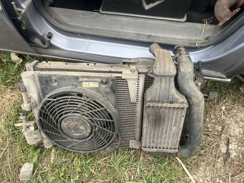 Radioatoare opel zafira A in stare buna!