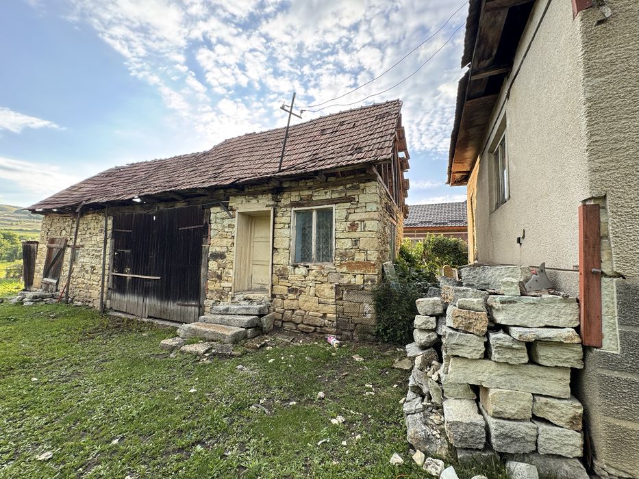 Casa  Cornesti  4.130 mp, centrul comunei Cornesti, Cluj