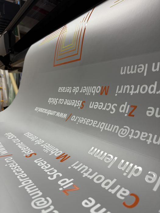 Autocolant printat stikere,vitrine,litere,casete luminoase,sablari