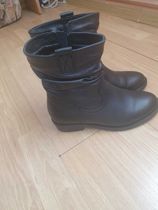 Vand cisme dama negre,din piele