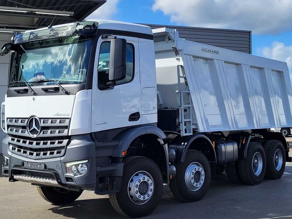 Самосвал Mercedes Arocs 4245 8X4 Meiller