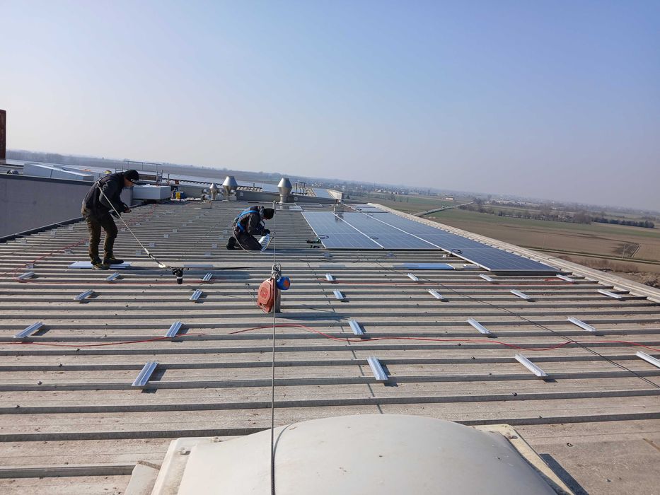 Echipa Executam montaj Panouri Fotovoltaice