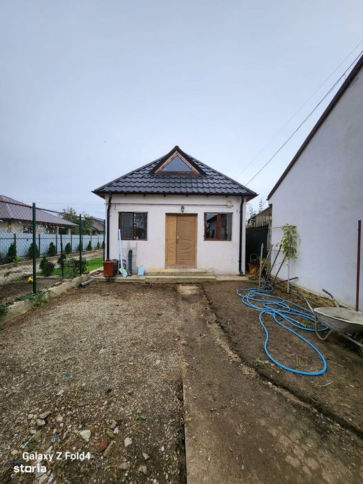 De Vanzare casa zona Cazasu