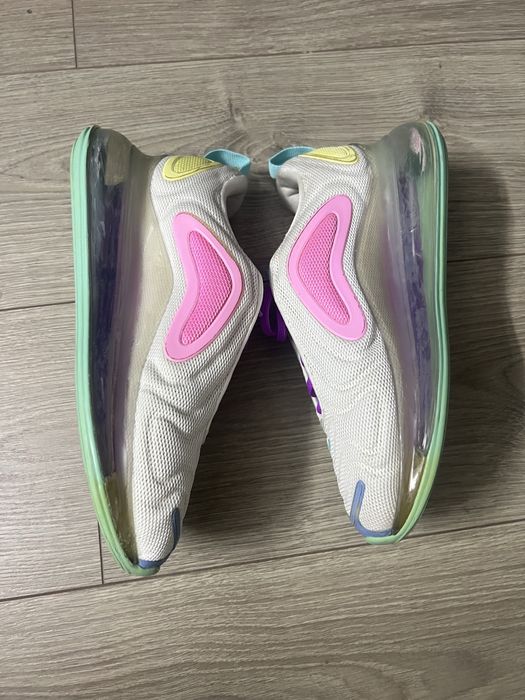 Adidasi nike air 720