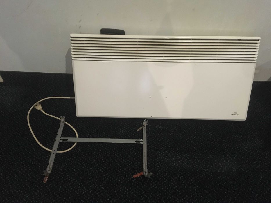 радиатор конвекторен стенен AIRELEC (франция) 2000w