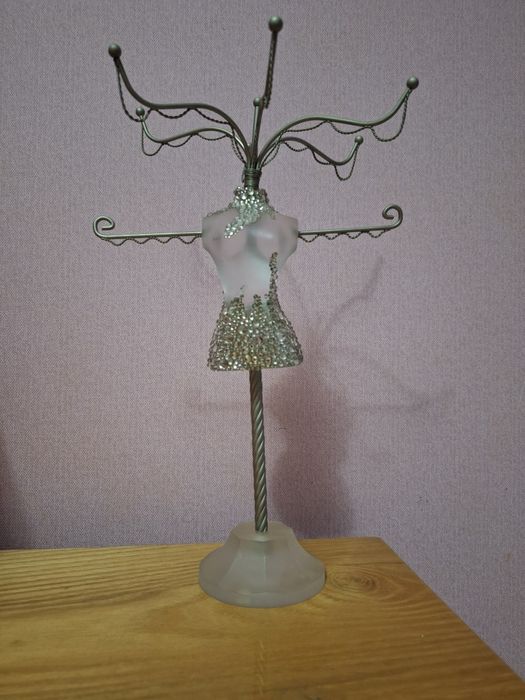 Вешалка красивая