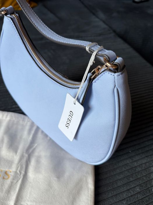 Дамска синя чанта guess