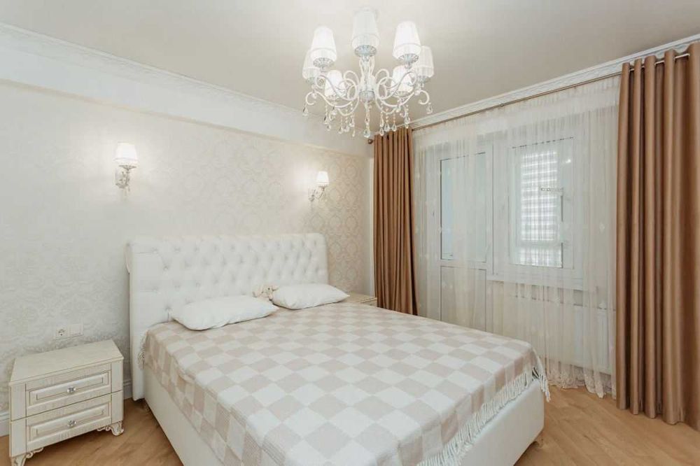 Дава се под наем Двустаен апартамент в София, Център - 68 кв.м за 450 € - Снимка #1