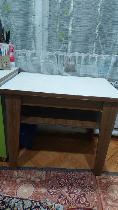 Кухонные столы для дома или дачи