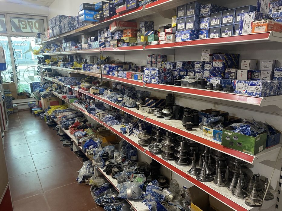 Магазин автозапчастей