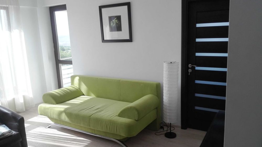 Apartament  foarte curat - de inchiriat