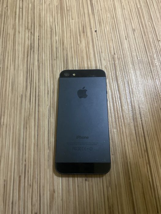 Продам iphone 5 на запчасти